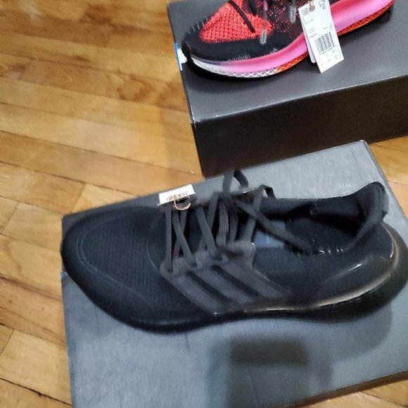 ADIDAS ULTRA BOOST - Picture 1 of 1
